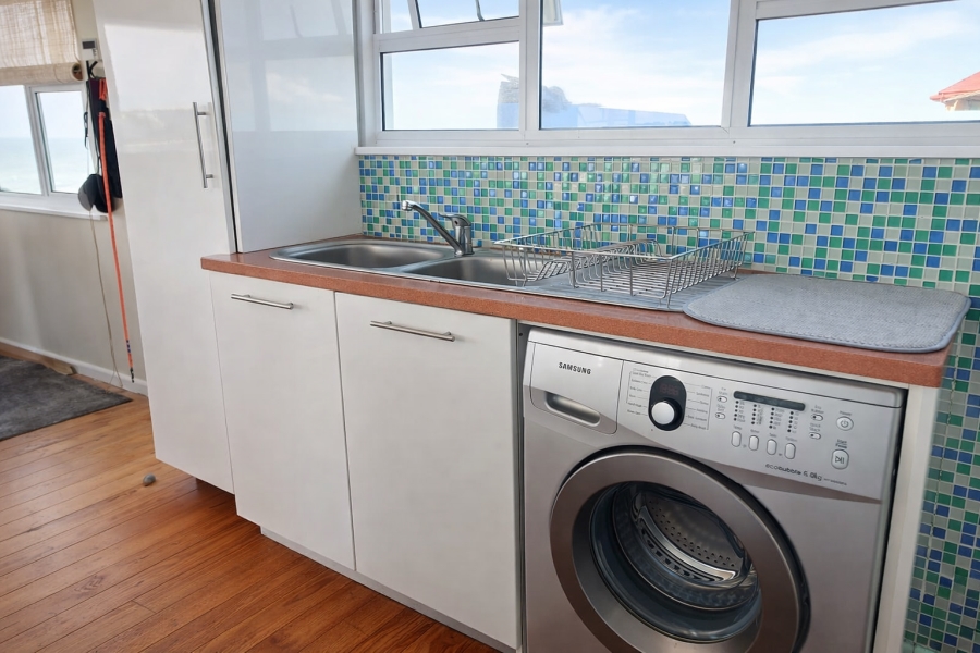 5 Bedroom Property for Sale in Boggomsbaai Western Cape